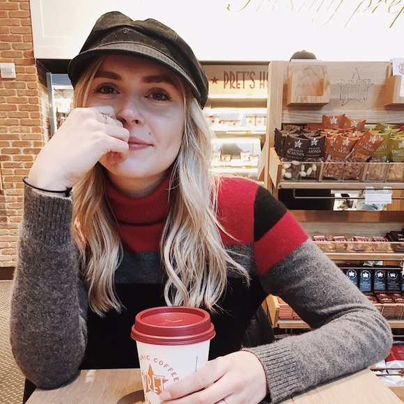 Meet your Posher, Zoe - Picture 2 of 4